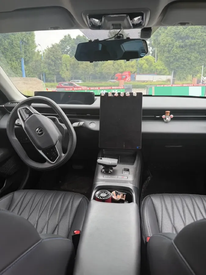 2023 ChangAn Lamore 1.5T 170HP L4 7DCT,autocango,china used car exporter,china ev exporter,chinese used car exporter,chinese used ev exporter