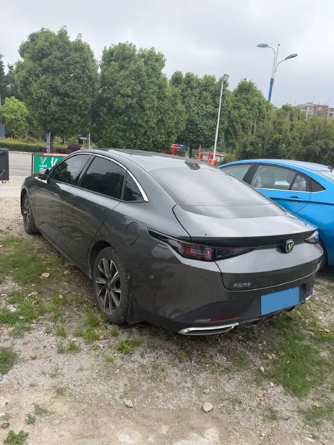 2023 ChangAn Lamore 1.5T 170HP L4 7DCT,autocango,china used car exporter,china ev exporter,chinese used car exporter,chinese used ev exporter
