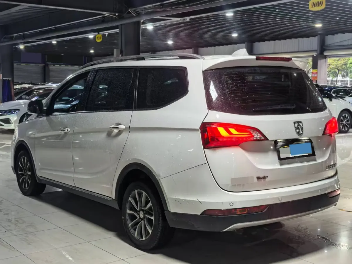 2017 BaoJun 730 1.5T 150HP L4 6DCT,autocango,china used car exporter,china ev exporter,chinese used car exporter,chinese used ev exporter