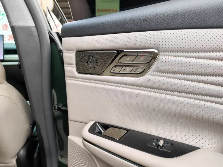 2025 Geely Galaxy Starshine 8 1.5T 163HP L4 3DHT PHEV 27.69KWH,autocango,china used car exporter,china ev exporter,chinese used car exporter,chinese used ev exporter