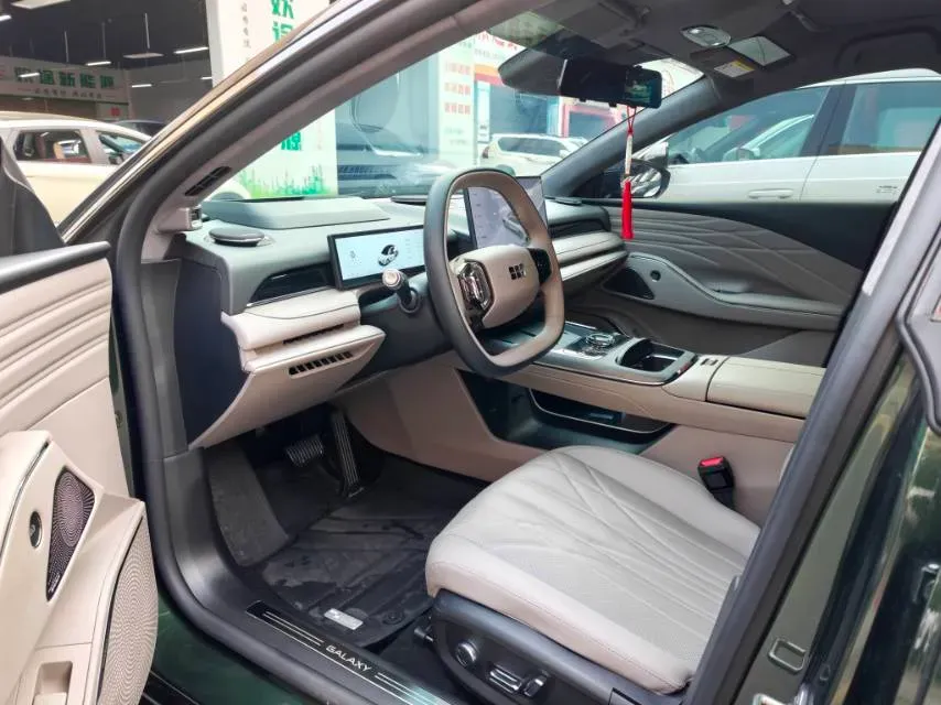 2025 Geely Galaxy Starshine 8 1.5T 163HP L4 3DHT PHEV 27.69KWH,autocango,china used car exporter,china ev exporter,chinese used car exporter,chinese used ev exporter