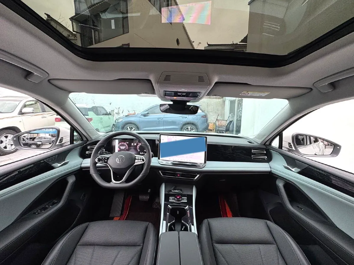 2024 Volkswagen Tiguan L 2.0T 186HP L4 7DCT,autocango,china used car exporter,china ev exporter,chinese used car exporter,chinese used ev exporter