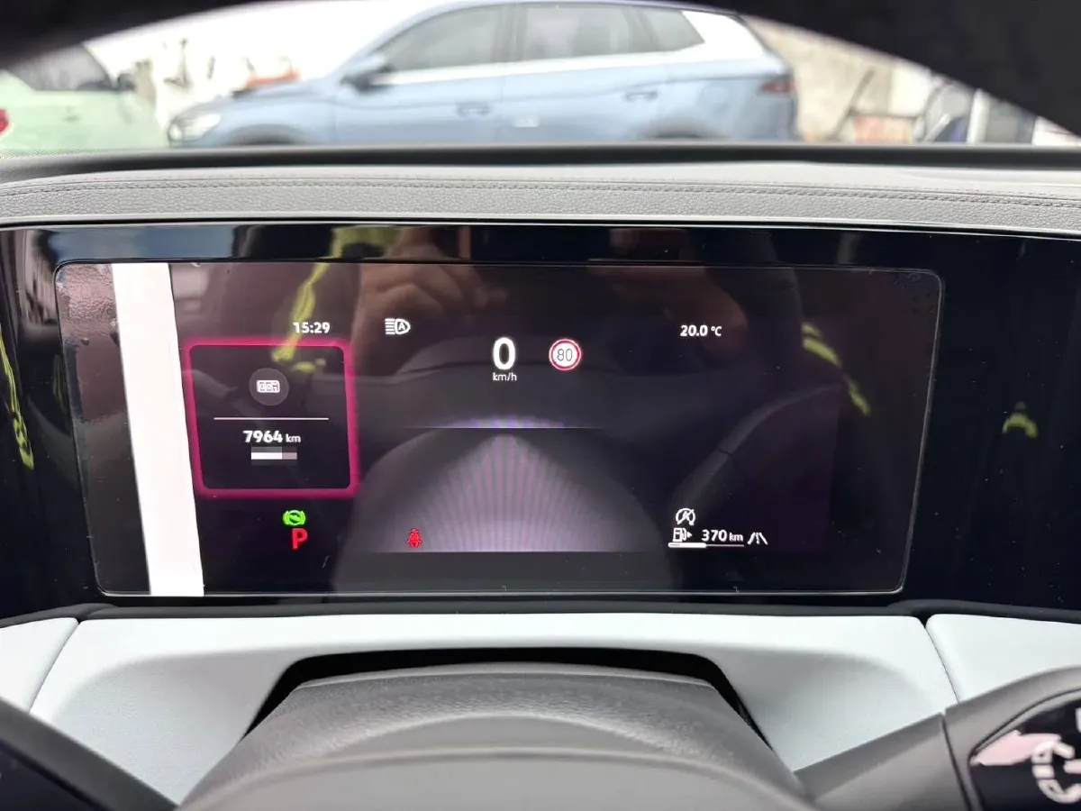 2024 Volkswagen Tiguan L 2.0T 186HP L4 7DCT,autocango,china used car exporter,china ev exporter,chinese used car exporter,chinese used ev exporter