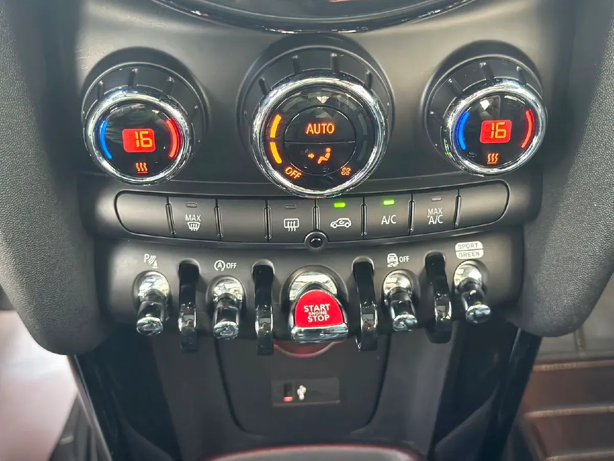 2021 MINI COUNTRYMAN 2.0T 192HP L4 7DCT,autocango,china used car exporter,china ev exporter,chinese used car exporter,chinese used ev exporter