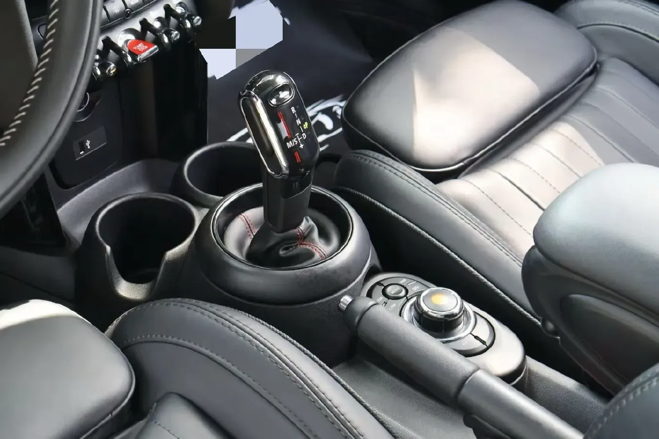 2021 MINI COUNTRYMAN 2.0T 192HP L4 7DCT,autocango,china used car exporter,china ev exporter,chinese used car exporter,chinese used ev exporter