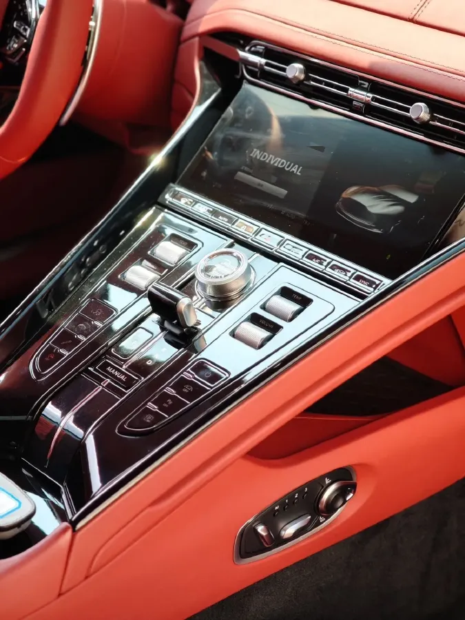 2025 Aston Martin DB12 4.0T 680HP V8 8AT,autocango,china used car exporter,china ev exporter,chinese used car exporter,chinese used ev exporter