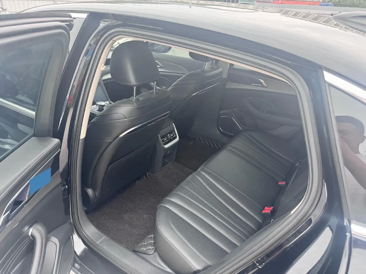 2022 HongQi H5 1.8T 197HP L4 6AT,autocango,china used car exporter,china ev exporter,chinese used car exporter,chinese used ev exporter