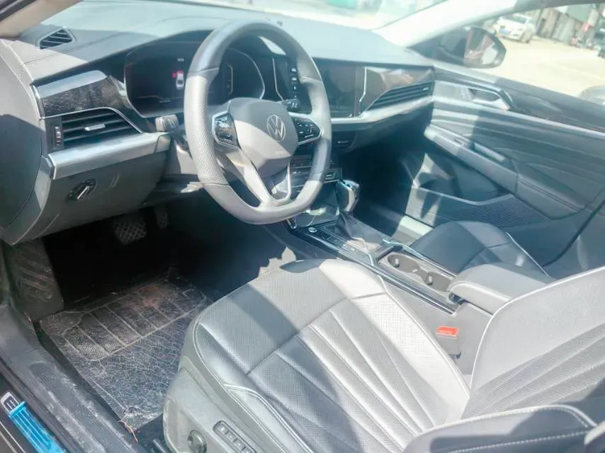 2024 Volkswagen Passat 2.0T 186HP L4 7DCT,autocango,china used car exporter,china ev exporter,chinese used car exporter,chinese used ev exporter