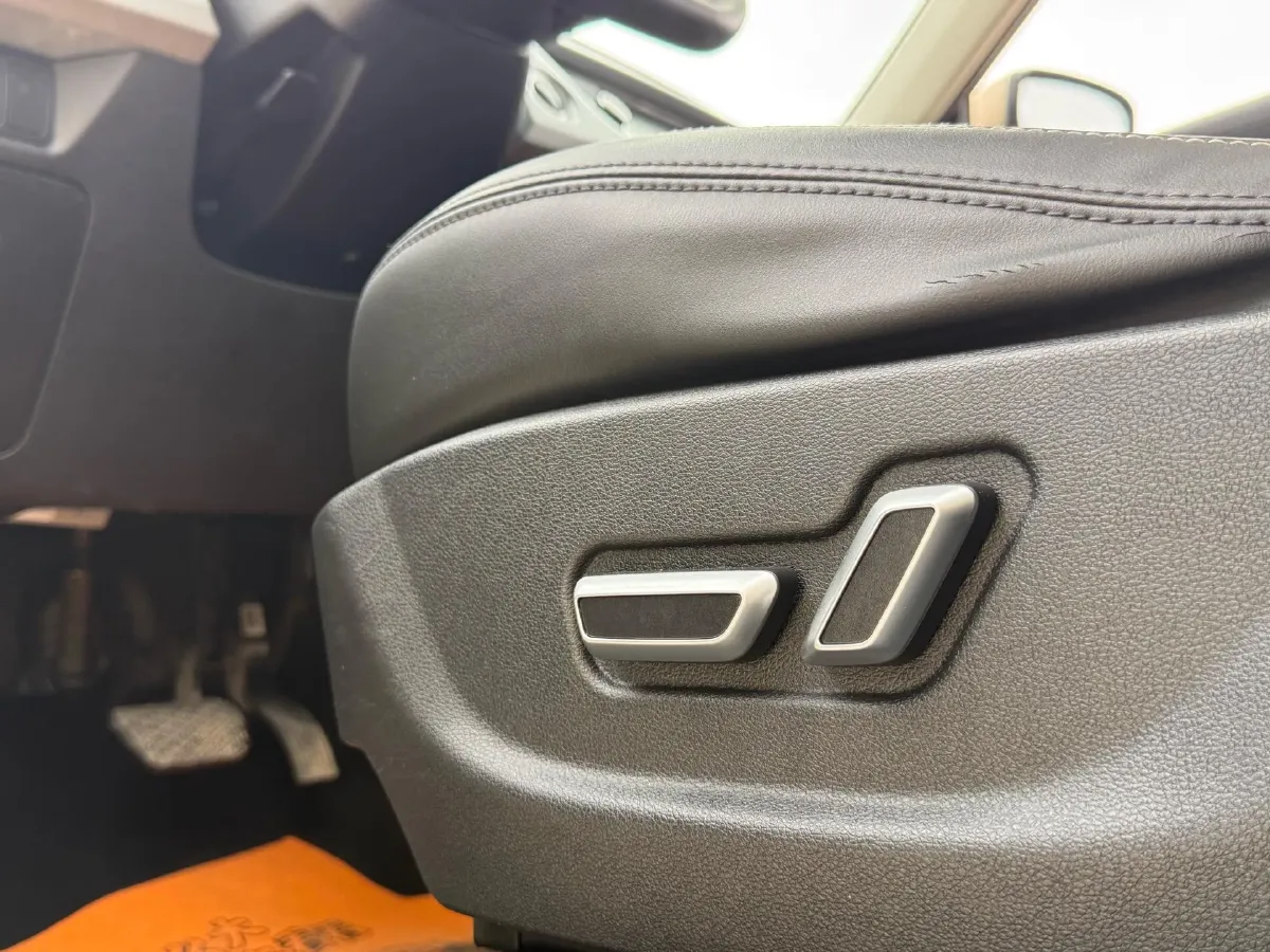 2016 Geely Azkarra 1.8T 184HP L4 6AT,autocango,china used car exporter,china ev exporter,chinese used car exporter,chinese used ev exporter