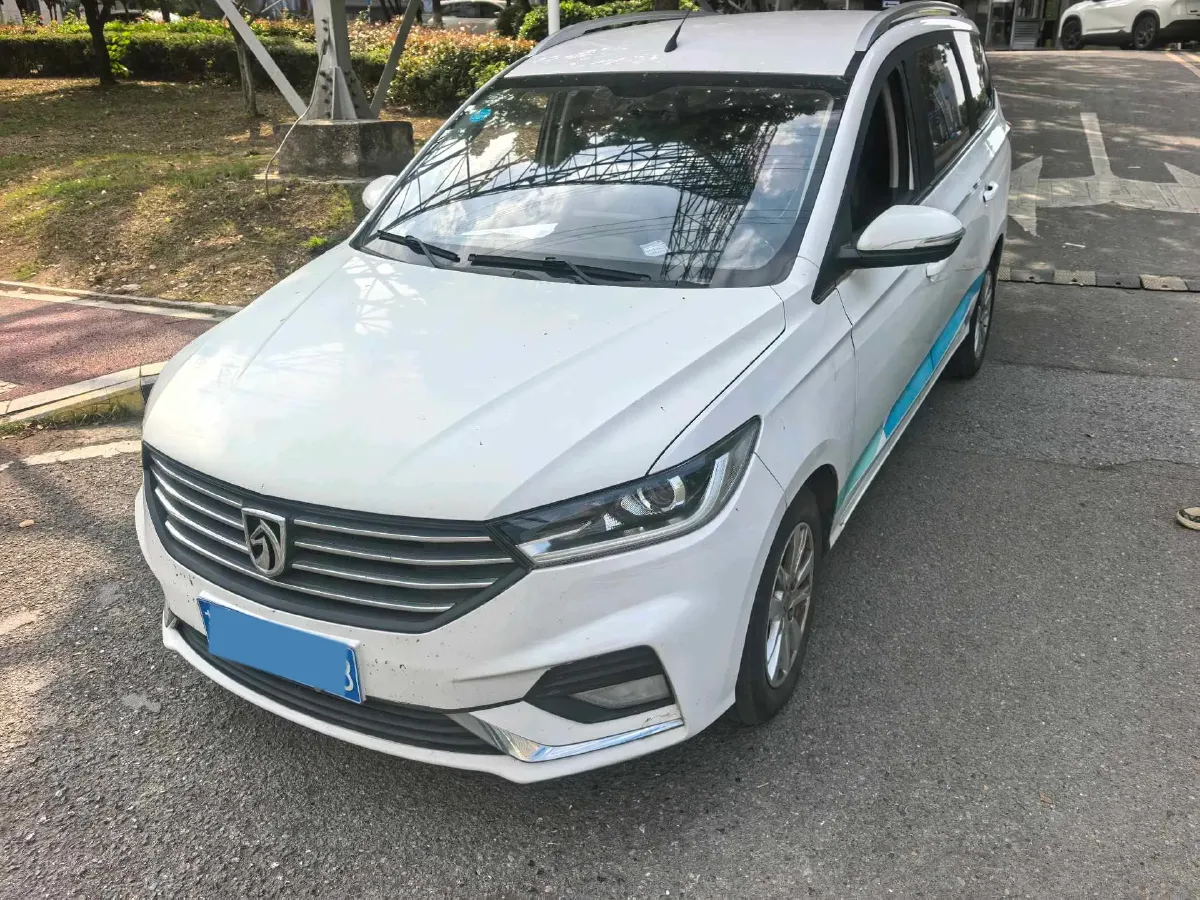 2019 BaoJun 360 1.5L 105HP L4 6MT,autocango,china used car exporter,china ev exporter,chinese used car exporter,chinese used ev exporter