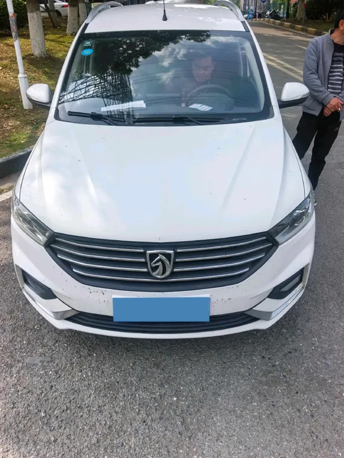 2019 BaoJun 360 1.5L 105HP L4 6MT,autocango,china used car exporter,china ev exporter,chinese used car exporter,chinese used ev exporter