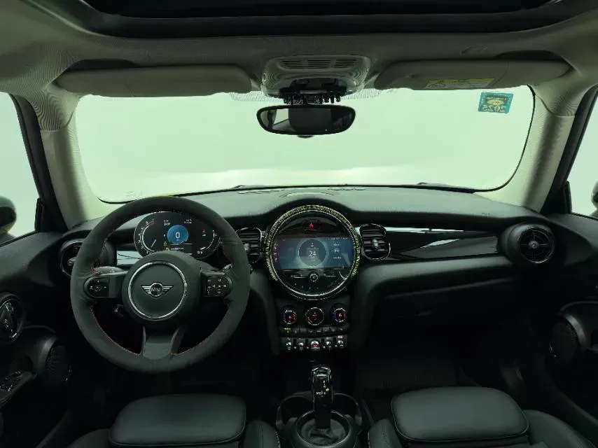 2023 MINI MINI 1.5T 136HP L3 7DCT,autocango,china used car exporter,china ev exporter,chinese used car exporter,chinese used ev exporter