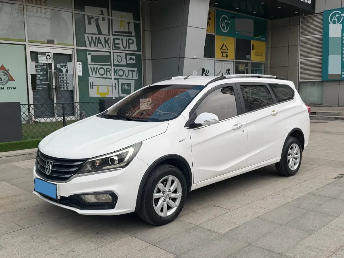 2017 BaoJun 310W 1.5L 112HP L4 6MT,autocango,china used car exporter,china ev exporter,chinese used car exporter,chinese used ev exporter