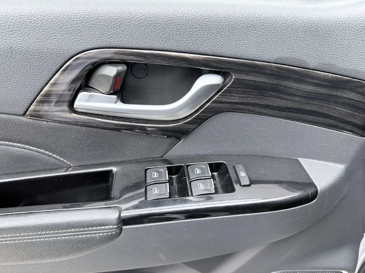 2020 Isuzu Mu-X 1.9T 166HP L4 6AT,autocango,china used car exporter,china ev exporter,chinese used car exporter,chinese used ev exporter