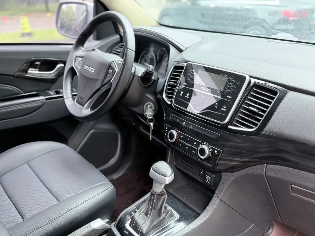 2020 Isuzu Mu-X 1.9T 166HP L4 6AT,autocango,china used car exporter,china ev exporter,chinese used car exporter,chinese used ev exporter