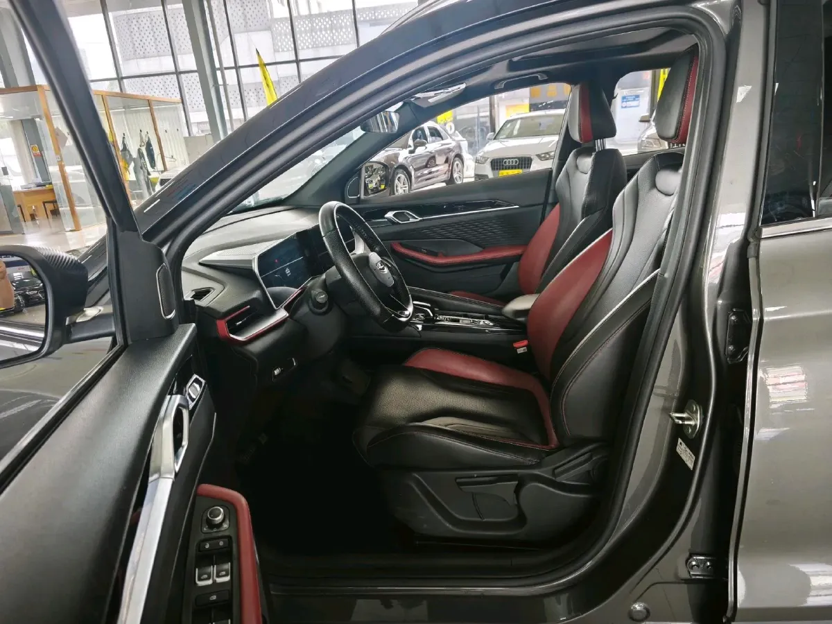 2023 Geely Coolray 1.5T 181HP L4 7DCT,autocango,china used car exporter,china ev exporter,chinese used car exporter,chinese used ev exporter