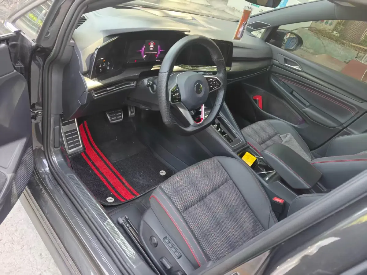 2021 Volkswagen GolfGTI 2.0T 220HP L4 7DCT,autocango,china used car exporter,china ev exporter,chinese used car exporter,chinese used ev exporter