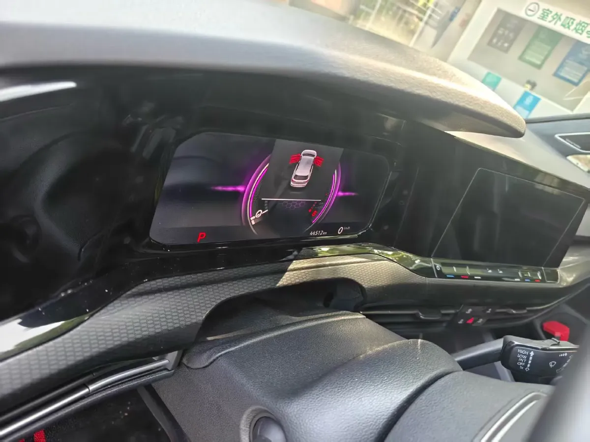 2021 Volkswagen GolfGTI 2.0T 220HP L4 7DCT,autocango,china used car exporter,china ev exporter,chinese used car exporter,chinese used ev exporter