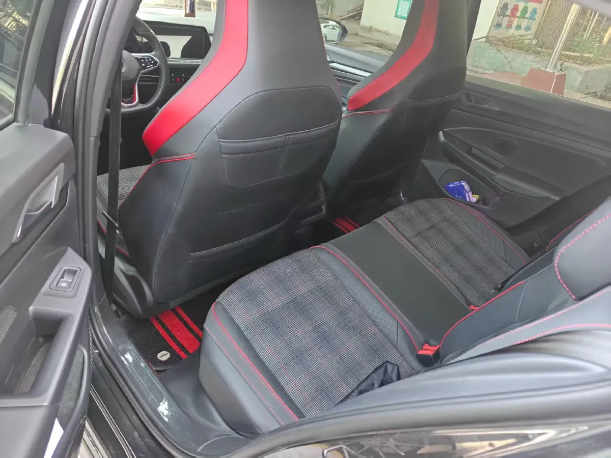 2021 Volkswagen GolfGTI 2.0T 220HP L4 7DCT,autocango,china used car exporter,china ev exporter,chinese used car exporter,chinese used ev exporter