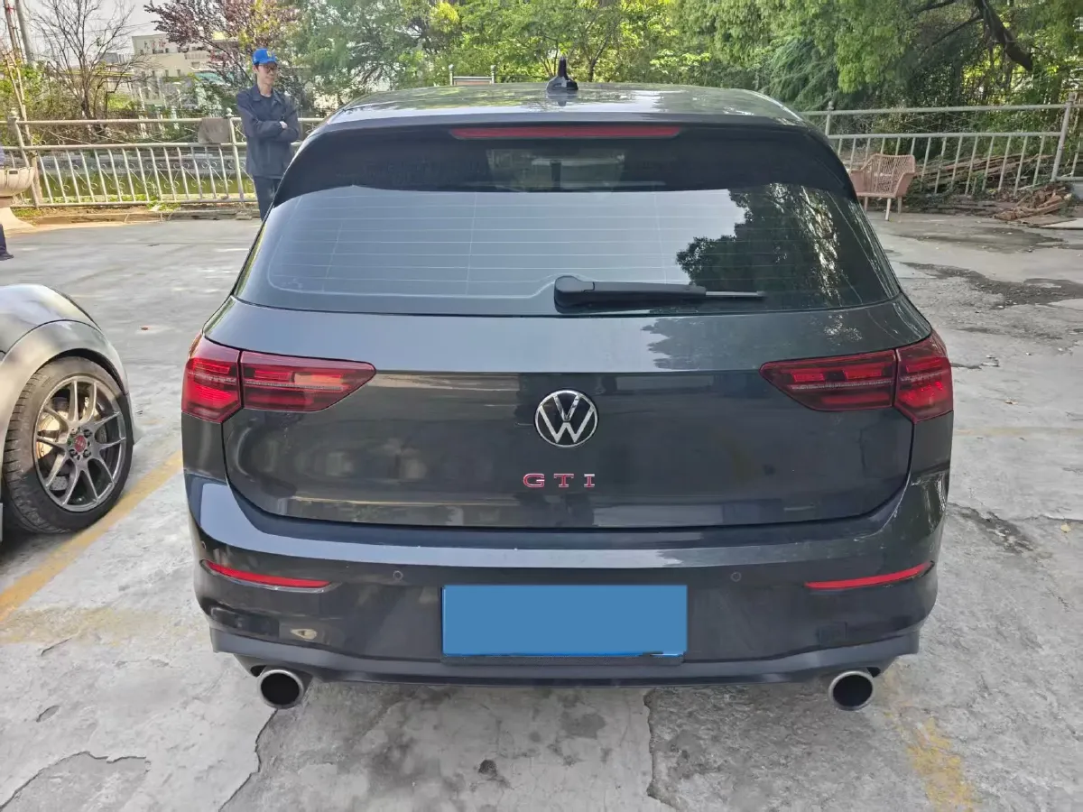 2021 Volkswagen GolfGTI 2.0T 220HP L4 7DCT,autocango,china used car exporter,china ev exporter,chinese used car exporter,chinese used ev exporter