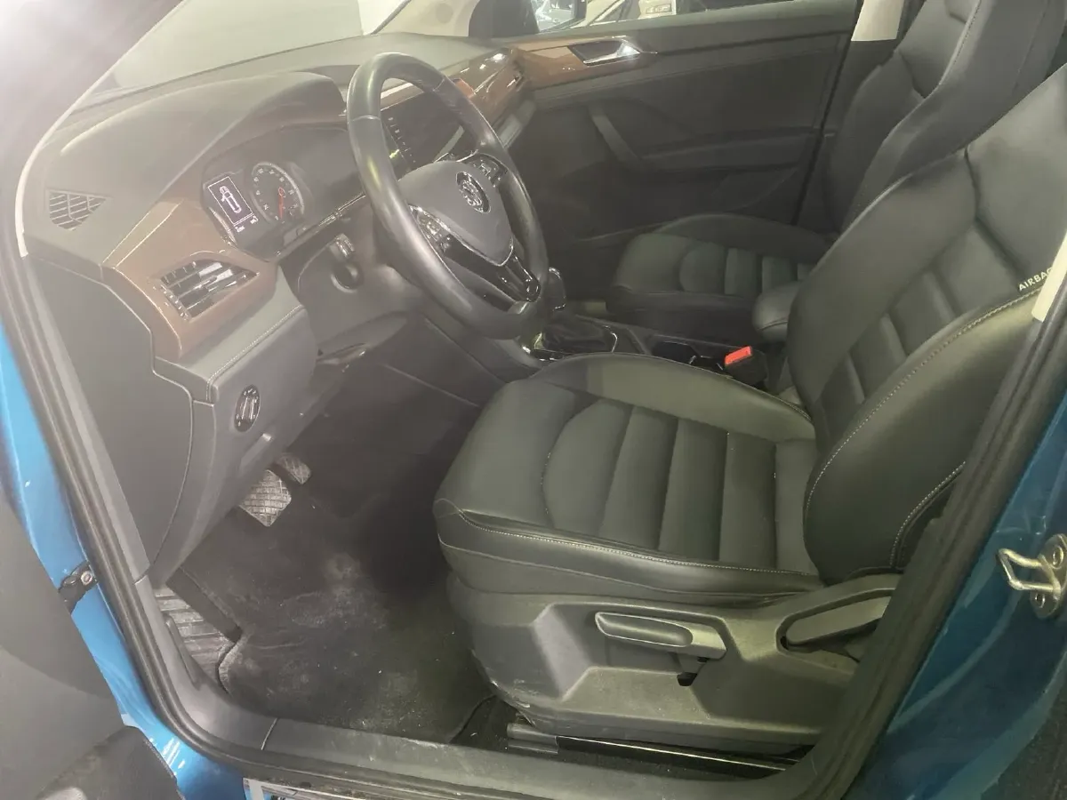 2019 MINI MINI 1.5T 102HP L3 7DCT,autocango,china used car exporter,china ev exporter,chinese used car exporter,chinese used ev exporter