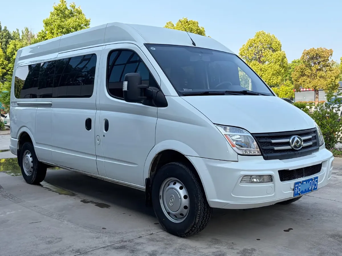 2023 MAXUS XinTu V80 2.0T 127HP L4 6MT,autocango,china used car exporter,china ev exporter,chinese used car exporter,chinese used ev exporter