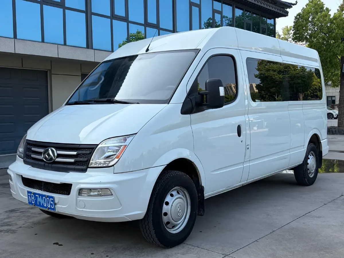 2023 MAXUS XinTu V80 2.0T 127HP L4 6MT,autocango,china used car exporter,china ev exporter,chinese used car exporter,chinese used ev exporter
