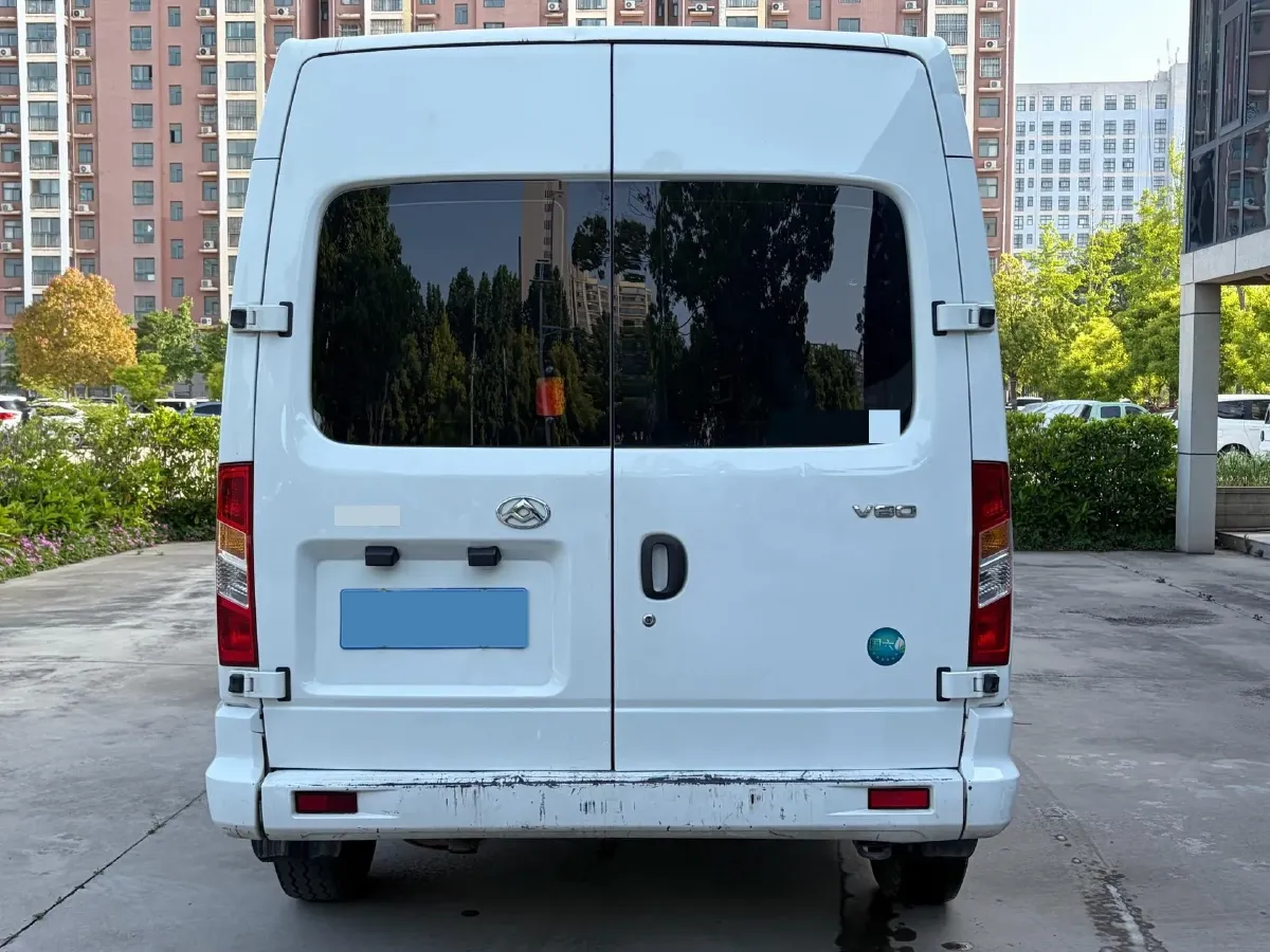 2023 MAXUS XinTu V80 2.0T 127HP L4 6MT,autocango,china used car exporter,china ev exporter,chinese used car exporter,chinese used ev exporter