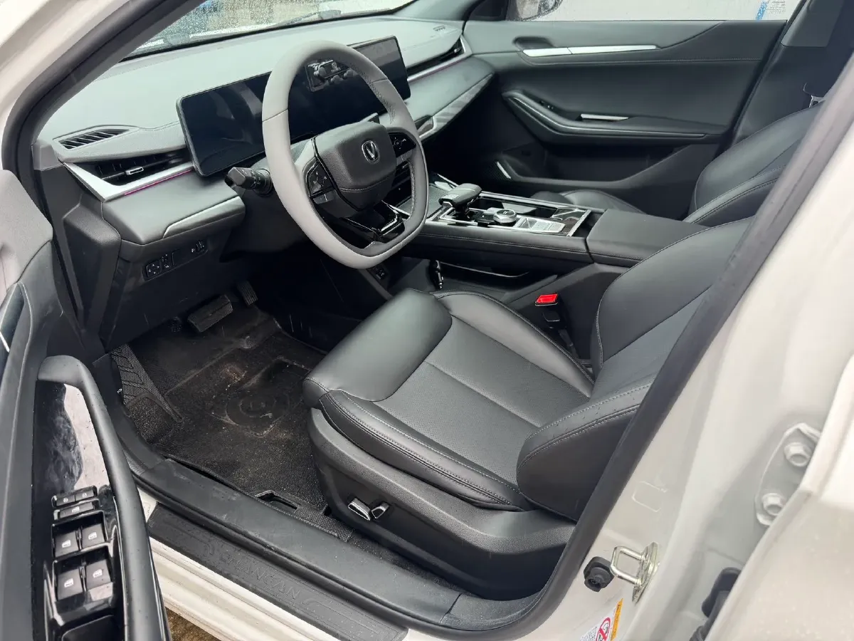 2023 ChangAn Raeton Plus 1.5T 188HP L4 7DCT,autocango,china used car exporter,china ev exporter,chinese used car exporter,chinese used ev exporter