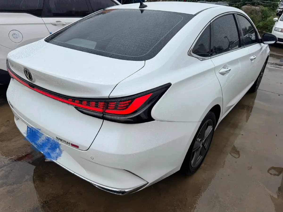 2023 ChangAn Raeton Plus 1.5T 188HP L4 7DCT,autocango,china used car exporter,china ev exporter,chinese used car exporter,chinese used ev exporter