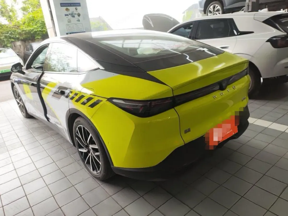 2024 ARCFOX αT5 BEV 79.2KWH,autocango,china used car exporter,china ev exporter,chinese used car exporter,chinese used ev exporter