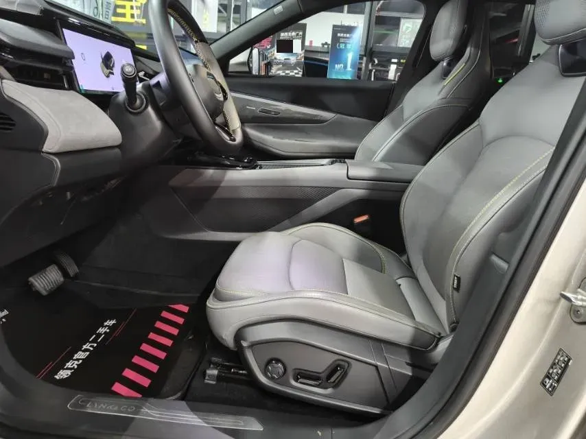 2025 LYNK&CO 08 EM-P 1.5T 163HP L4 3DHT PHEV 21.2KWH,autocango,china used car exporter,china ev exporter,chinese used car exporter,chinese used ev exporter