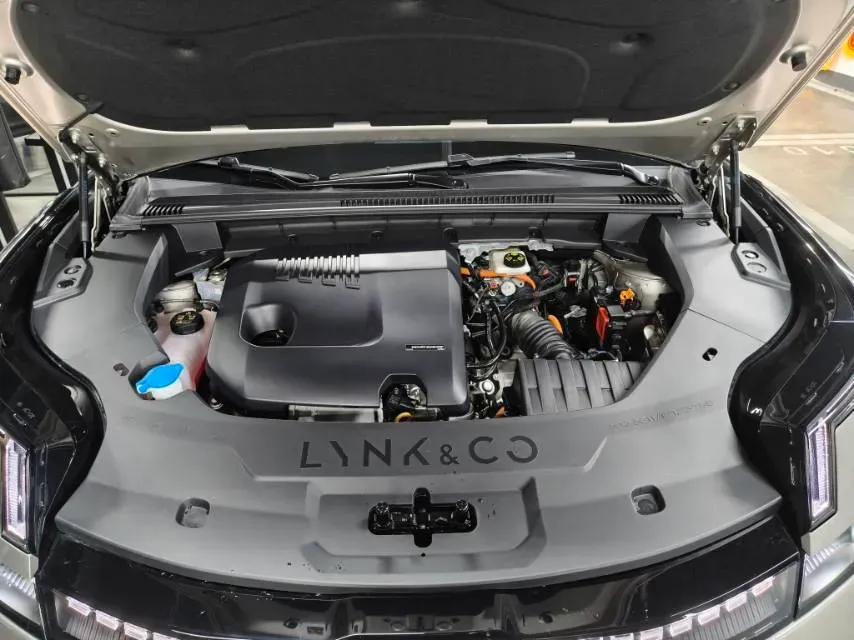 2025 LYNK&CO 08 EM-P 1.5T 163HP L4 3DHT PHEV 21.2KWH,autocango,china used car exporter,china ev exporter,chinese used car exporter,chinese used ev exporter