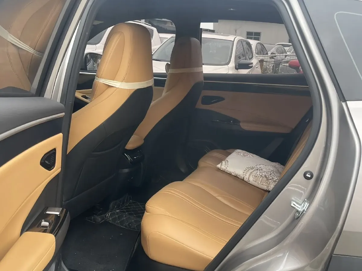 2024 Geely Galaxy L7 1.5T 163HP L4 3DHT PHEV 18.7KWH,autocango,china used car exporter,china ev exporter,chinese used car exporter,chinese used ev exporter