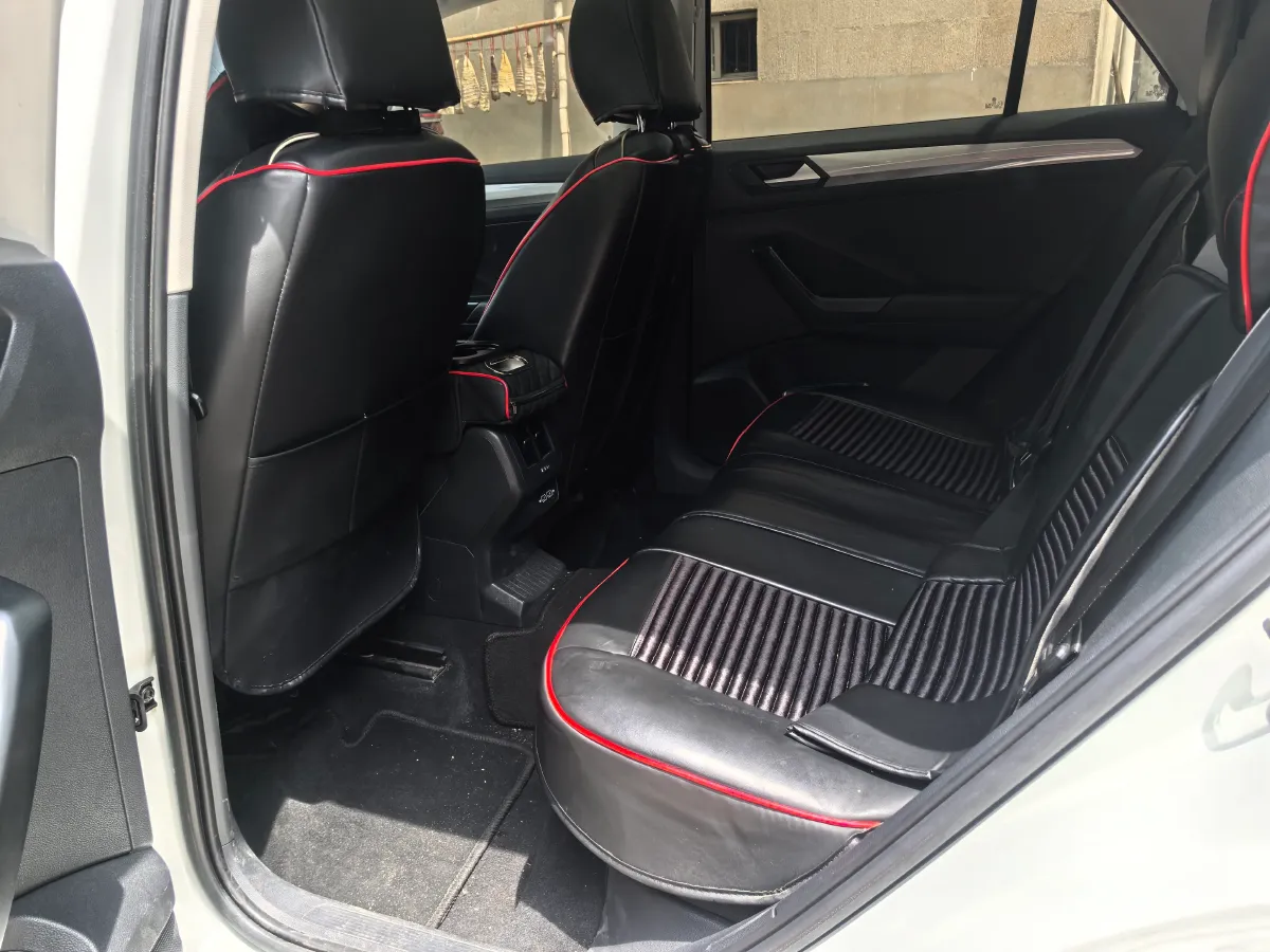 2021 Volkswagen T-Roc 1.4T 150HP L4 7DCT,autocango,china used car exporter,china ev exporter,chinese used car exporter,chinese used ev exporter