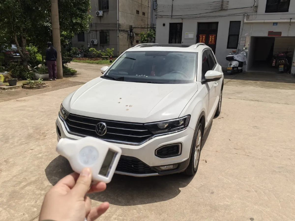 2021 Volkswagen T-Roc 1.4T 150HP L4 7DCT,autocango,china used car exporter,china ev exporter,chinese used car exporter,chinese used ev exporter
