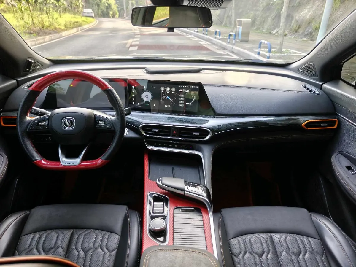 2022 ChangAn UNI-T 1.5T 188HP L4 7DCT,autocango,china used car exporter,china ev exporter,chinese used car exporter,chinese used ev exporter