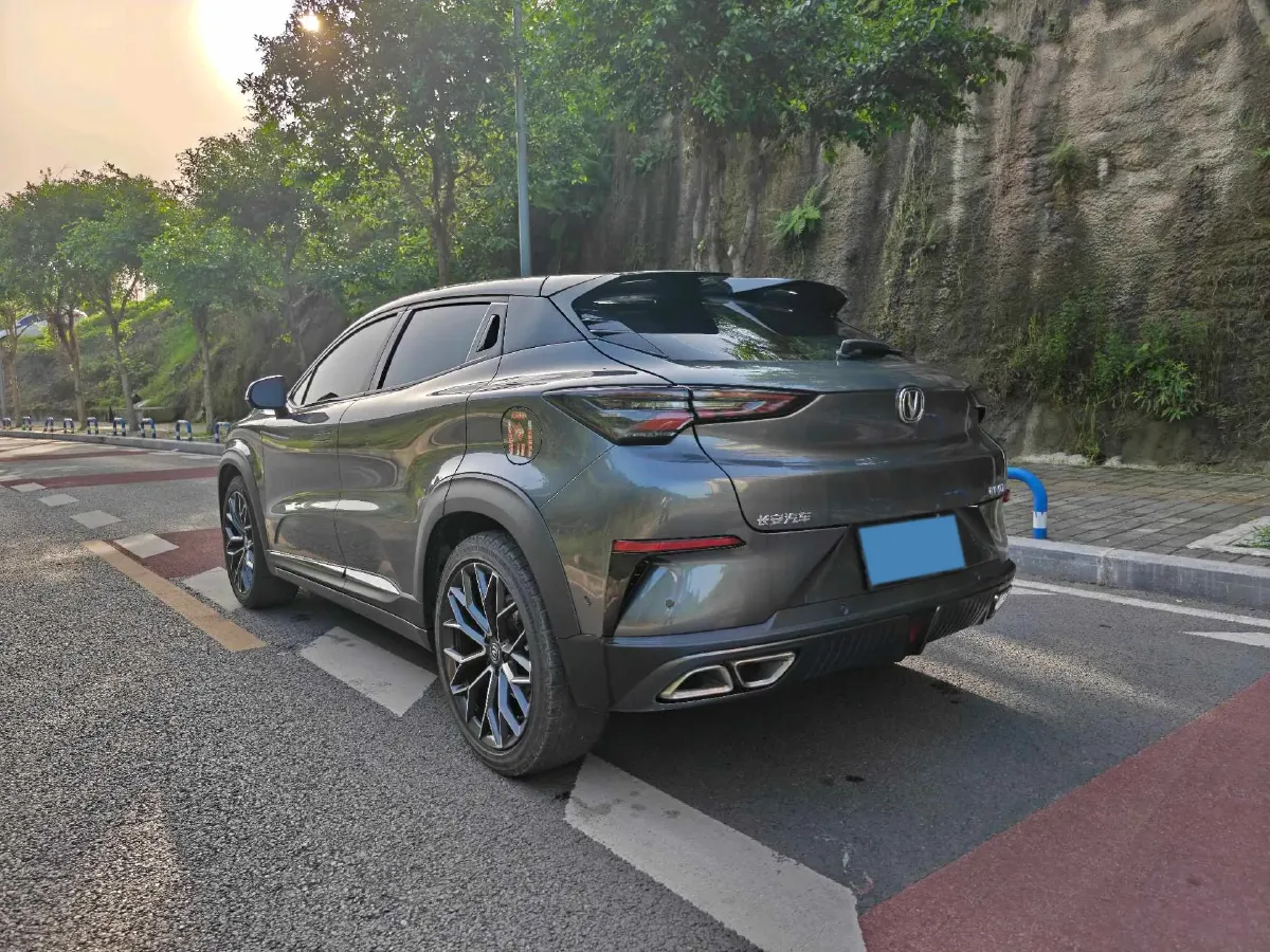 2022 ChangAn UNI-T 1.5T 188HP L4 7DCT,autocango,china used car exporter,china ev exporter,chinese used car exporter,chinese used ev exporter