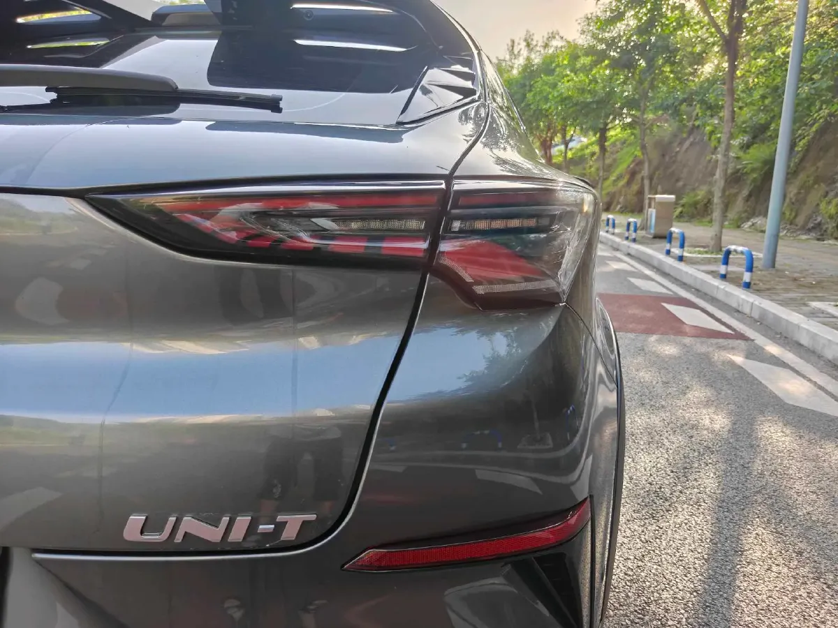 2022 ChangAn UNI-T 1.5T 188HP L4 7DCT,autocango,china used car exporter,china ev exporter,chinese used car exporter,chinese used ev exporter