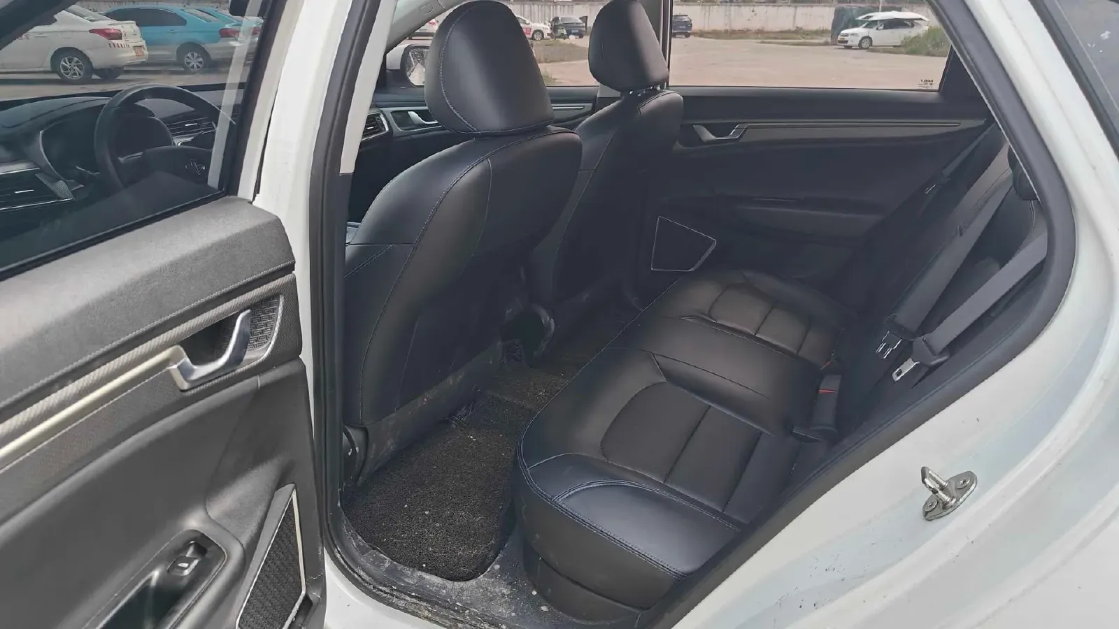 2022 Livan Maple 60s BEV 51.8KWH,autocango,china used car exporter,china ev exporter,chinese used car exporter,chinese used ev exporter