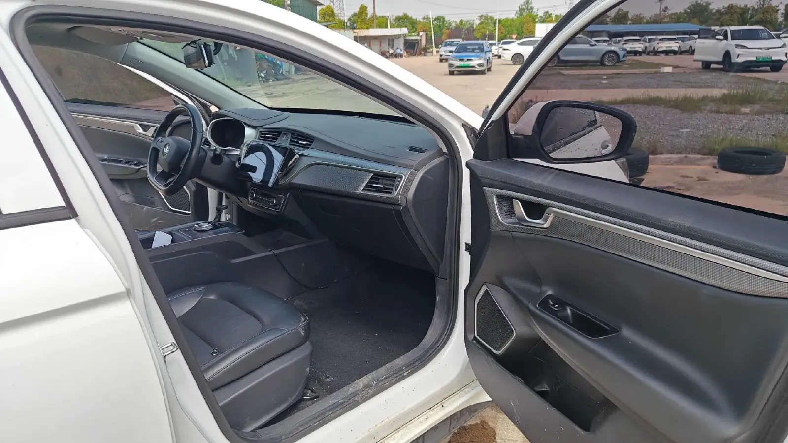 2022 Livan Maple 60s BEV 51.8KWH,autocango,china used car exporter,china ev exporter,chinese used car exporter,chinese used ev exporter