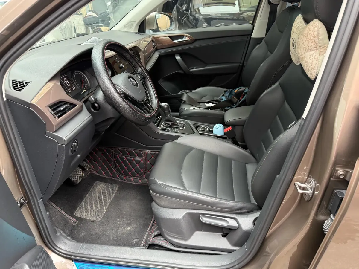 2019 MINI MINI 1.5T 102HP L3 7DCT,autocango,china used car exporter,china ev exporter,chinese used car exporter,chinese used ev exporter