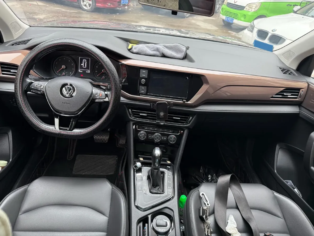 2019 MINI MINI 1.5T 102HP L3 7DCT,autocango,china used car exporter,china ev exporter,chinese used car exporter,chinese used ev exporter