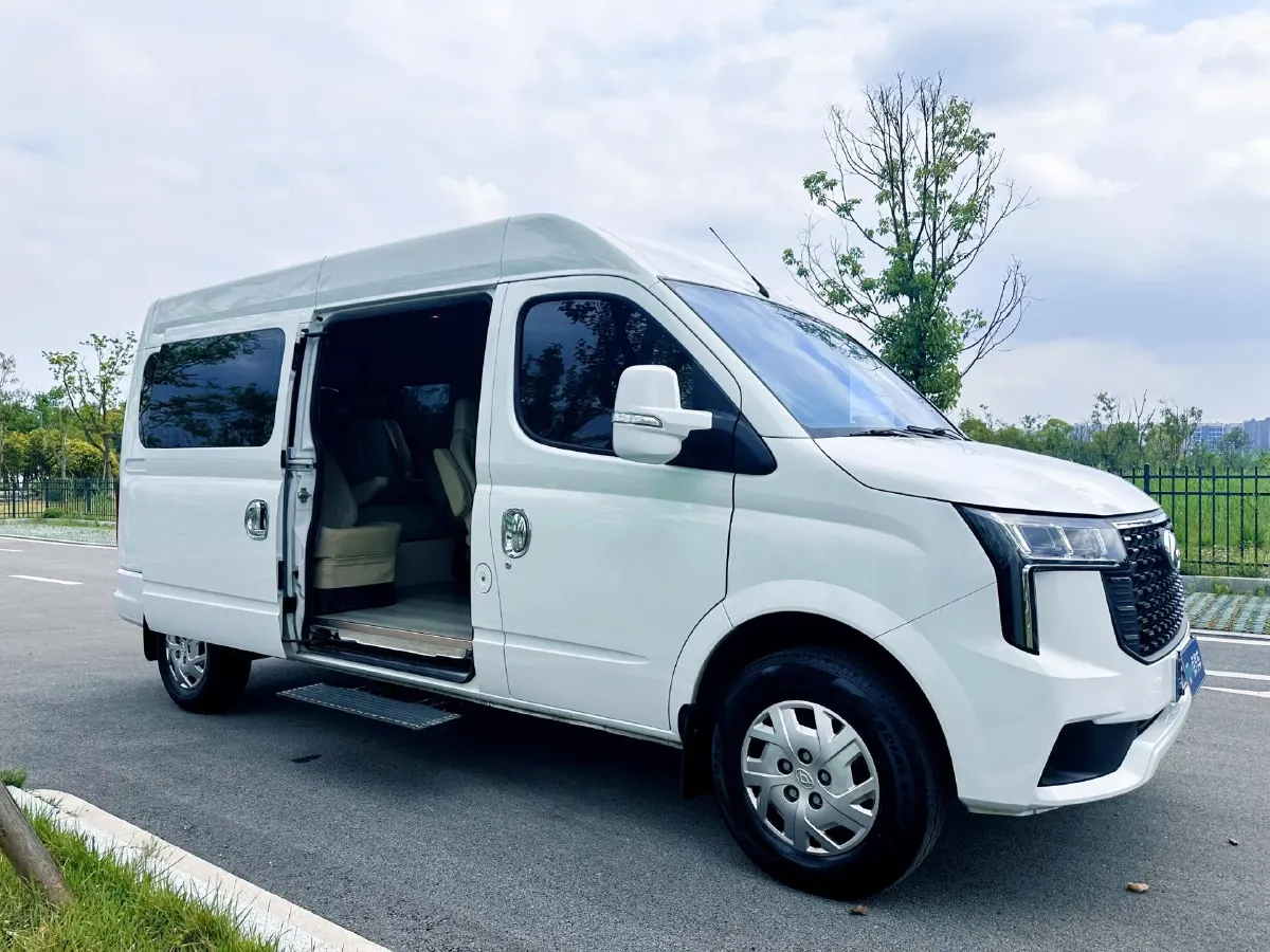 2025 MAXUS XinTu V80 2.0T 147HP L4 6MT,autocango,china used car exporter,china ev exporter,chinese used car exporter,chinese used ev exporter