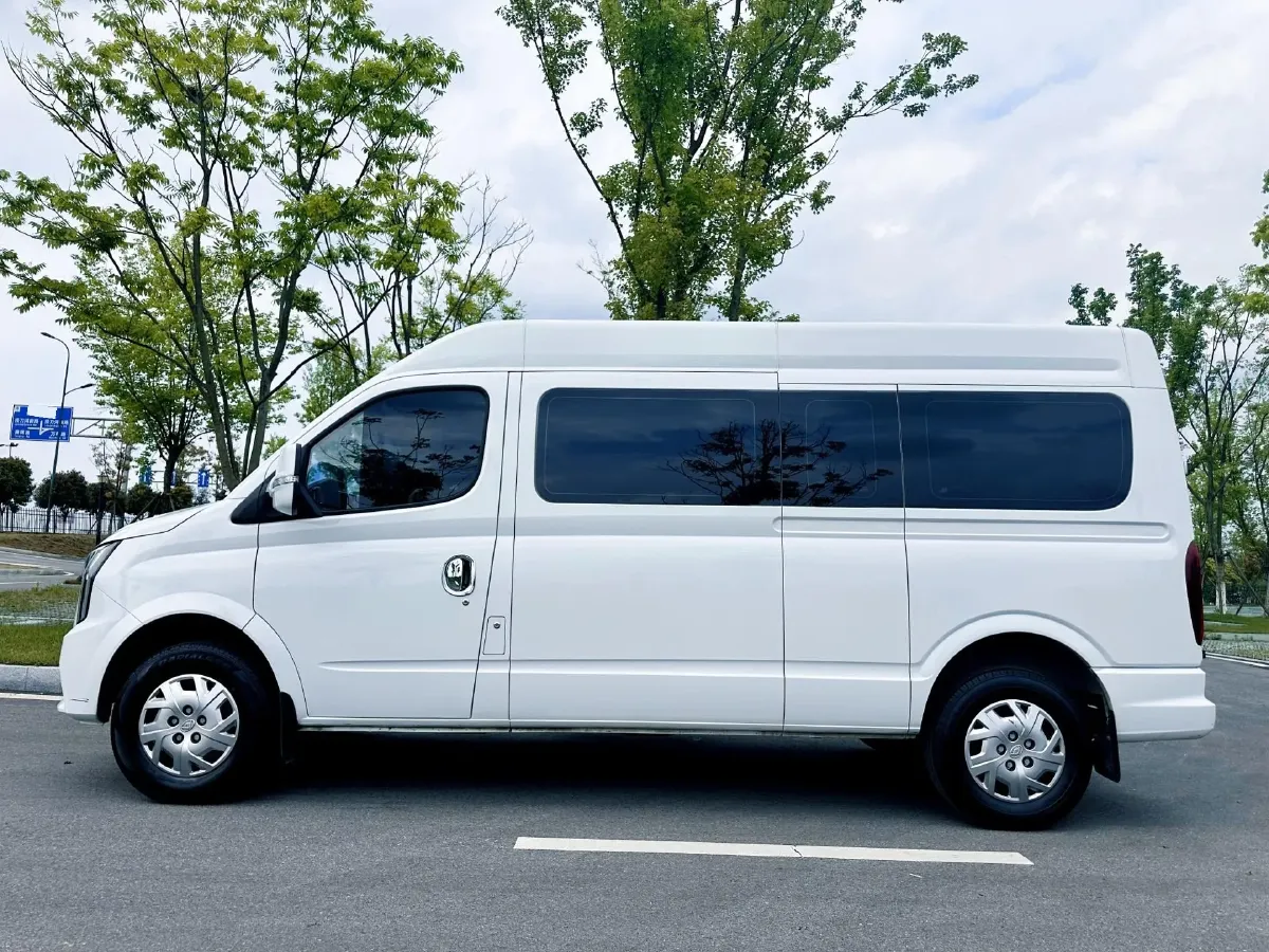 2025 MAXUS XinTu V80 2.0T 147HP L4 6MT,autocango,china used car exporter,china ev exporter,chinese used car exporter,chinese used ev exporter