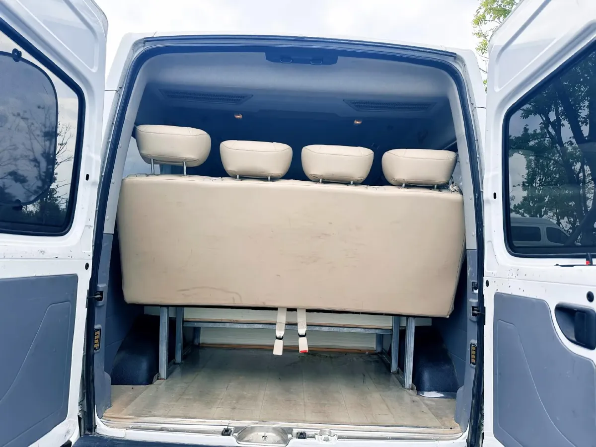 2025 MAXUS XinTu V80 2.0T 147HP L4 6MT,autocango,china used car exporter,china ev exporter,chinese used car exporter,chinese used ev exporter