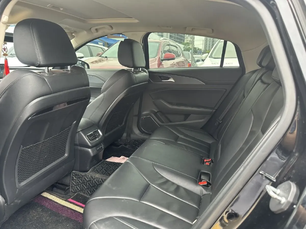 2022 HongQi H5 1.5T 169HP L4 7DCT,autocango,china used car exporter,china ev exporter,chinese used car exporter,chinese used ev exporter