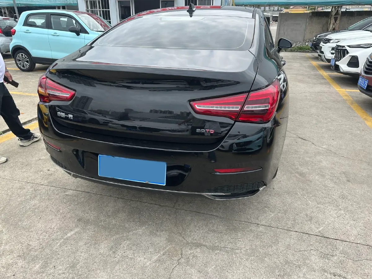 2022 HongQi H5 1.5T 169HP L4 7DCT,autocango,china used car exporter,china ev exporter,chinese used car exporter,chinese used ev exporter