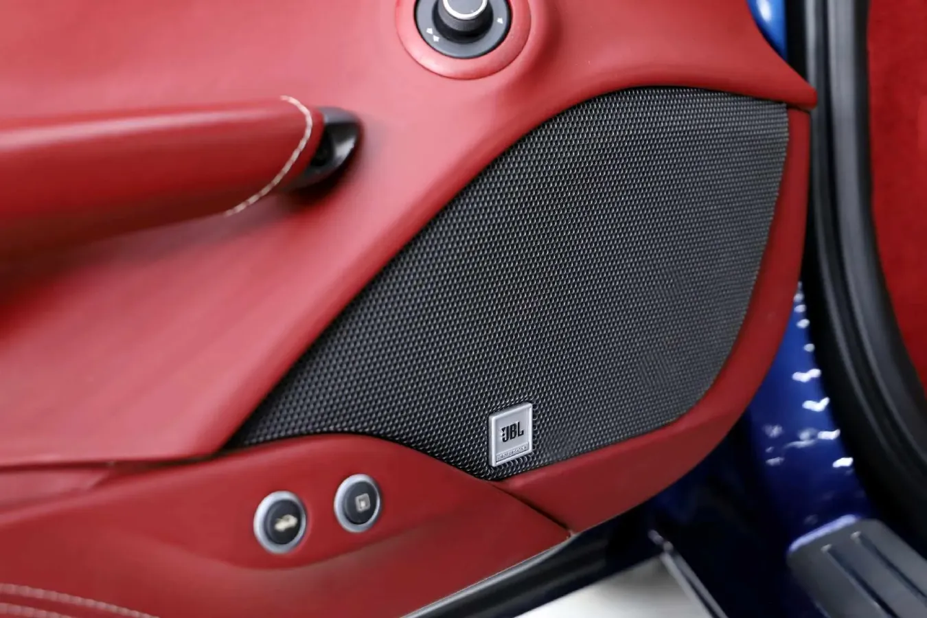 2015 Ferrari 488 3.9T 670HP V8 7DCT,autocango,china used car exporter,china ev exporter,chinese used car exporter,chinese used ev exporter