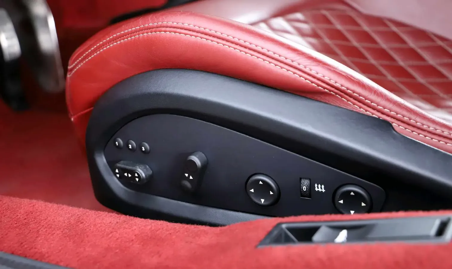 2015 Ferrari 488 3.9T 670HP V8 7DCT,autocango,china used car exporter,china ev exporter,chinese used car exporter,chinese used ev exporter